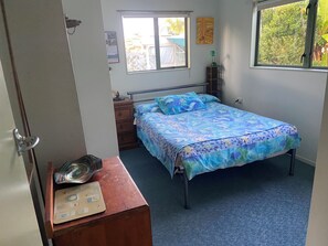 WiFi, bed sheets - Back to Basics at Iconic Wharekaho Bay (Simpsons Beach) Whitianga (Wharekaho)