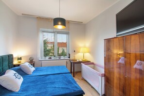 2 bedrooms, iron/ironing board, WiFi, bed sheets