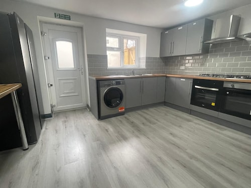 Winners Inn Sleeps 2 with Parking