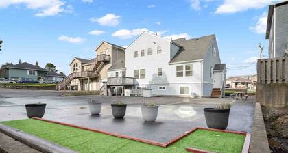 Fantastic Seaside Beach Escape, Across Street From Ocean, Perfect for Families, Games, Walk to Beach