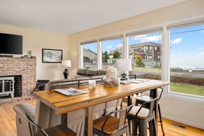 Unclassified image, 4 of 50, button