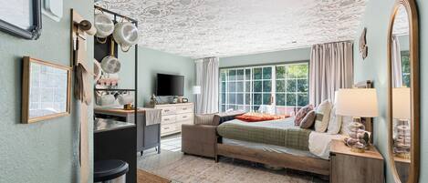 1 bedroom, iron/ironing board, travel cot, free WiFi