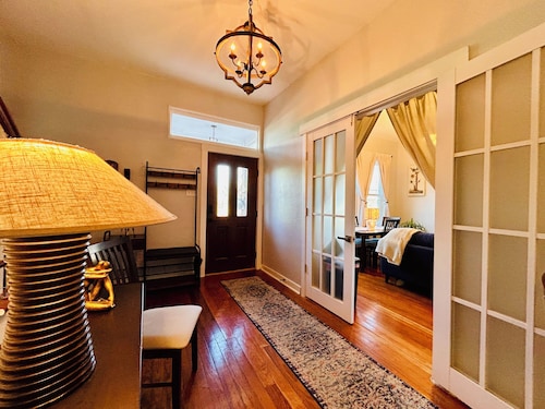 Cozy house in downtown San Antonio close to major city attractions!