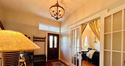 Cozy house in downtown San Antonio close to major city attractions!