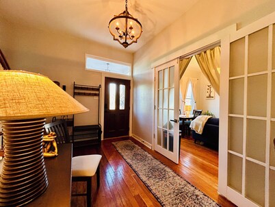 Cozy house in downtown San Antonio close to major city attractions!