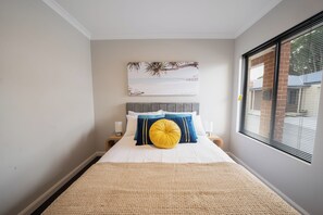 3 dormitorios, tabla de planchar con plancha, cuna de viaje y wifi