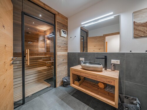 Modern holiday apartment with sauna and garden
