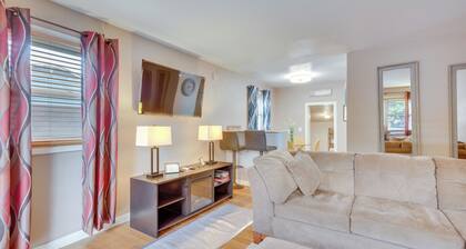 4 Mi to Dtwn: Home w/ Fenced Yard in Portsmouth!