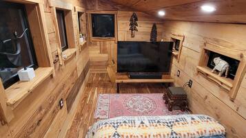 1 soverom, strykejern/-brett, wi-fi (inkludert) og sengetøy