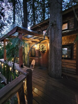 Exterior detail - Kalptaru Treehouse Retreat (Woodinville)