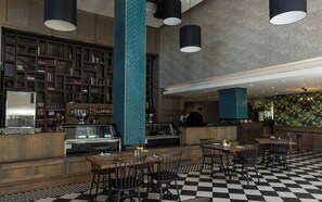 Dining - Stylish & Elegant With Epic Views Near Menlyn (Pretoria)