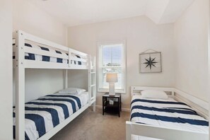 3 chambres, fer et planche à repasser, accès au Wi-Fi (inclus)
