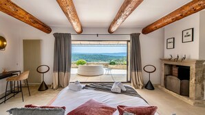 6 dormitorios, tabla de planchar con plancha, Internet y ropa de cama