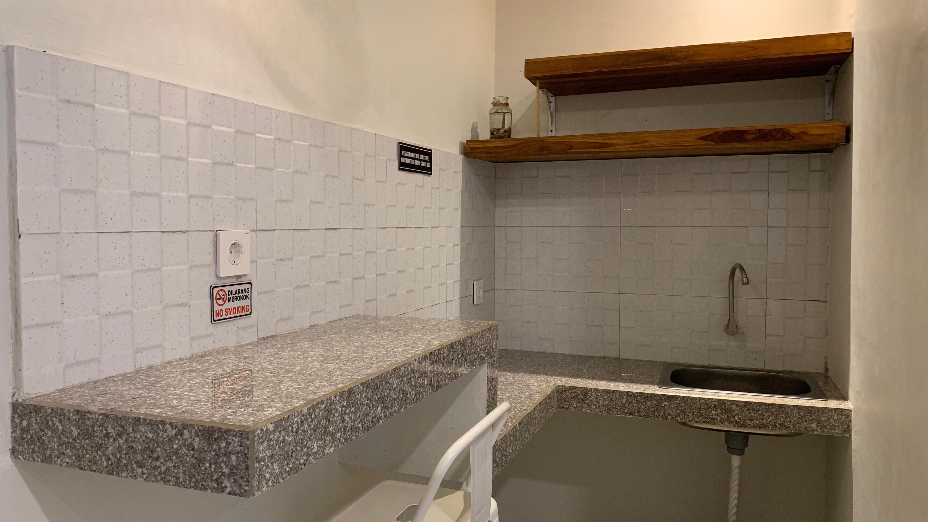 Deluxe Room | In-room dining