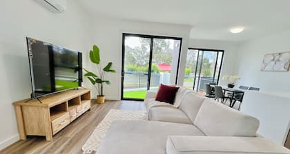 The Cozy Retreat| Austral Brand Modern 4 Br Home