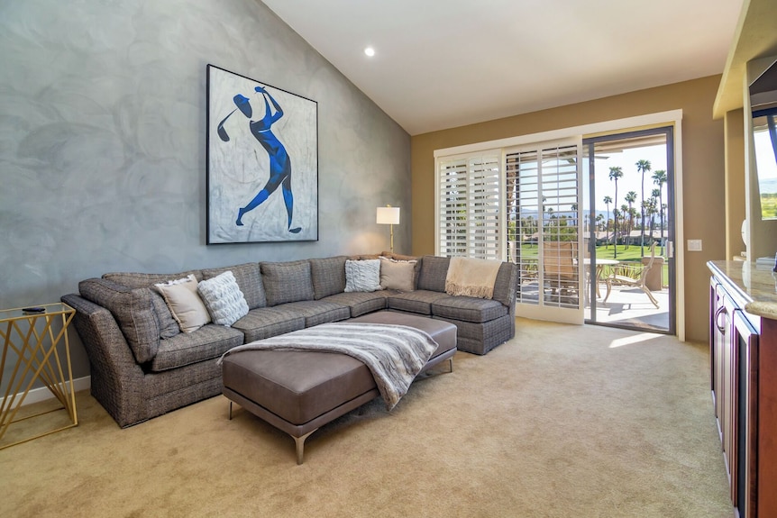 The Country Club Experience In Palm Desert - La Quinta, CA
