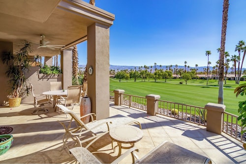 
The Country Club Experience in Palm Desert