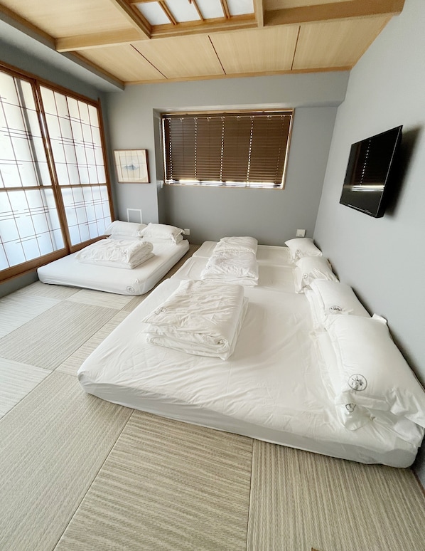 Family Room | In-room safe, laptop workspace, blackout curtains, iron/ironing board - Toko Ryokan (Tokyo)