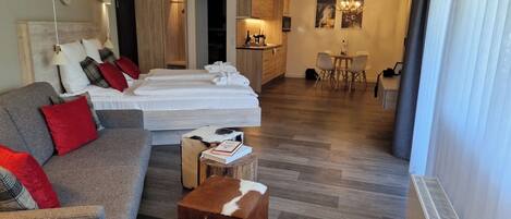 واي فاي مجانًا وملاءات أسرّة