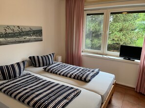 2 chambres, fer et planche à repasser, Wi-Fi gratuit, draps fournis