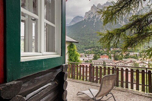 Holiday Home 'Ferienhaus Zaunkönig' with Mountain View and Private Terrace