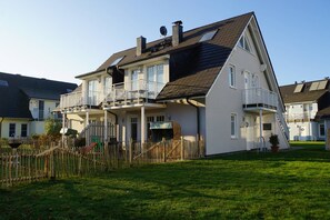 Exterior - Apartment 'Ferienwohnung Baltic Sea' with Private Terrace, Private Garden and Wi-Fi (Börgerende-Rethwisch)