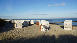 Beach nearby - Apartment 'Ferienwohnung Baltic Sea' with Private Terrace, Private Garden and Wi-Fi (Börgerende-Rethwisch)