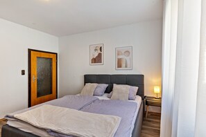 1 bedroom, free WiFi, bed sheets - Apartment 'Fewo45' with Wi-Fi in the Historic Center (Homberg (Efze))