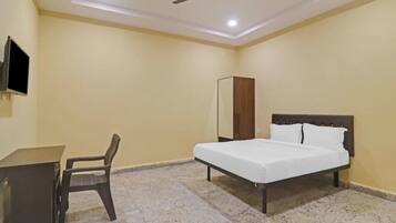 Deluxe Double Room, Multiple Bedrooms, City View | Soundproofing, free WiFi, bed sheets