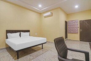 Chambre Deluxe double, plusieurs chambres, vue sur la ville | Système d’insonorisation, accès au Wi-Fi (inclus), literie fournie