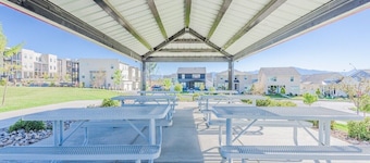 Bright 3BR Home: Fenced Yard, New Build, Sleeps 7!