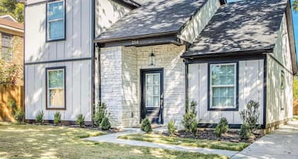 EV Charger - Family Friendly - Close to Downtown