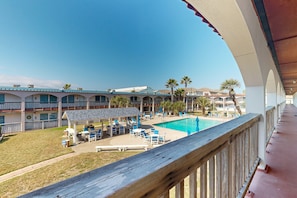 Property grounds - Beach Access Across the Street, Shared Heated Pool (Corpus Christi)