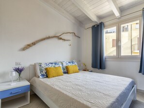 1 slaapkamer, een strijkplank/strijkijzer, wifi