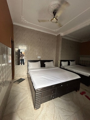Family Room, City View | Free WiFi, bed sheets - Goroomgo BK Plaza Chandigarh (Chandigarh)