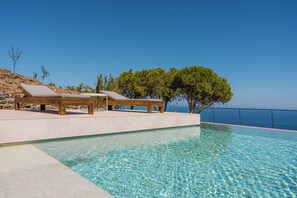 Pool - Sunlit & Airy Retreat with Endless Sea Views! (Heraklion)