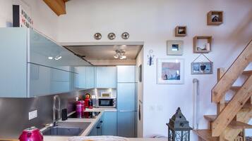 Réfrigérateur, micro-ondes, four, lave-vaisselle