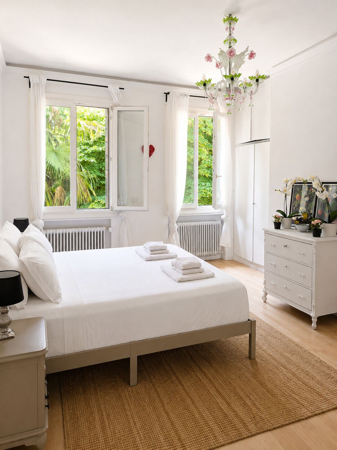 2 chambres, fer et planche à repasser, Wi-Fi, draps fournis