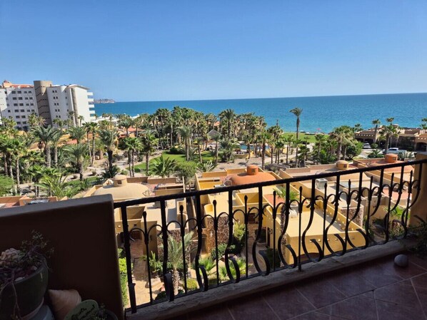 Property grounds - 4th Floor Beach Tower at Bella (Puerto Peñasco)