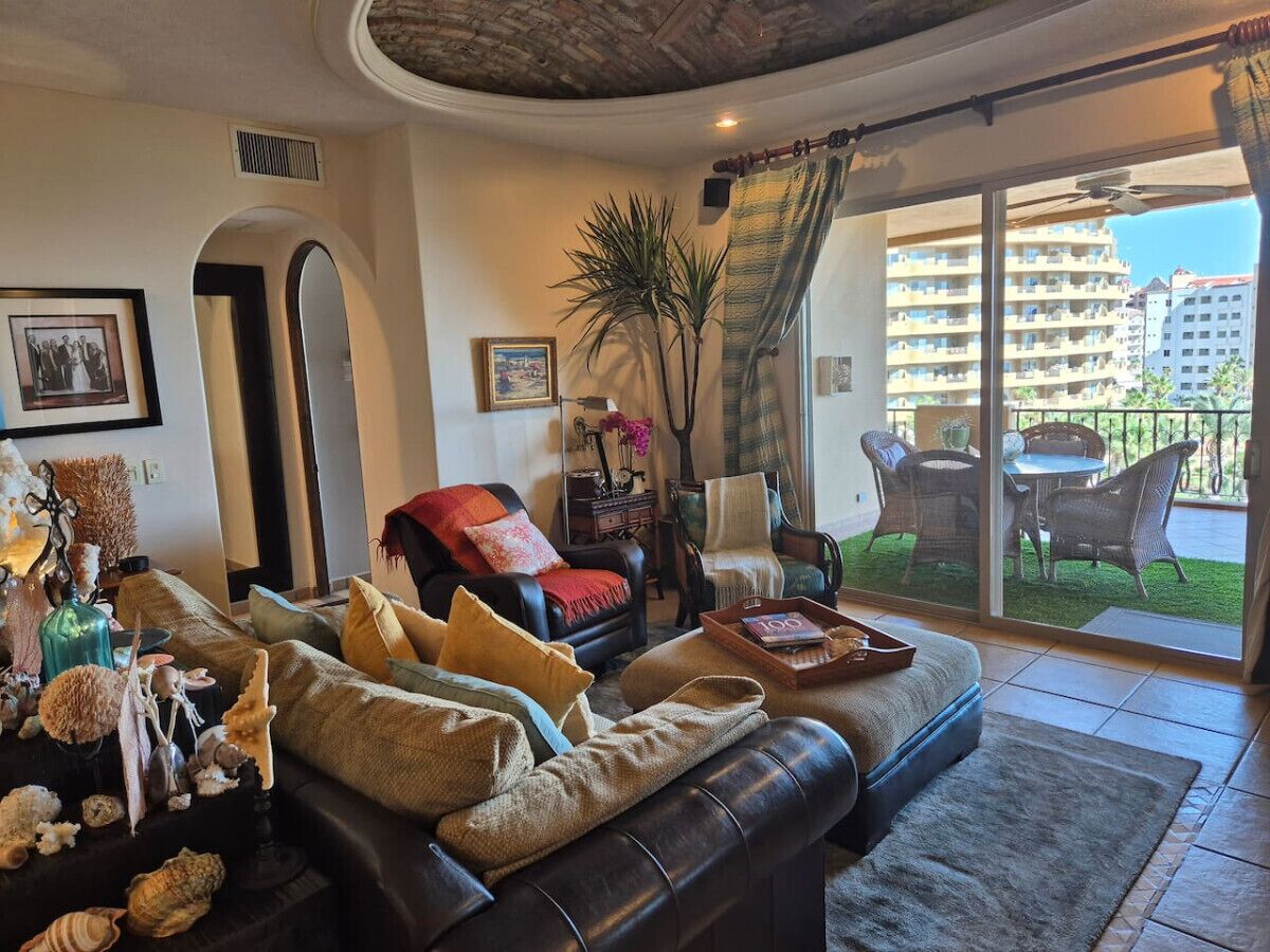 Tv, dvd-afspiller, stereoanlæg