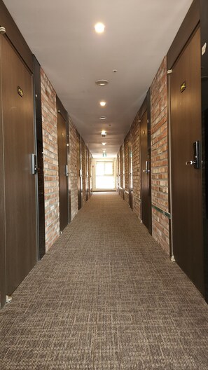 Hallway - OYO Hostel Myeongdong 6 (Seoul)