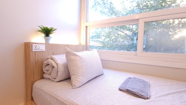 Free WiFi, bed sheets