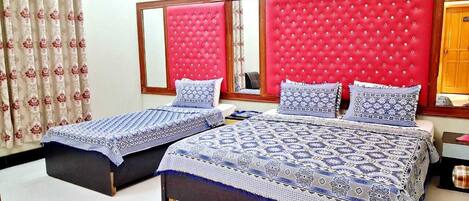 Minibar y ropa de cama