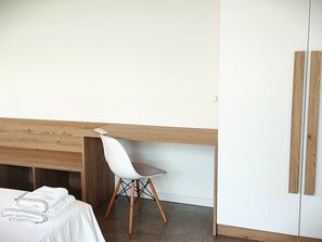 1 bedroom, desk, WiFi, bed sheets - La Crosona 3 Independent apartment in the countryside (Lazise)