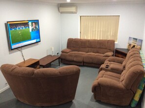 Smart TV, books, stereo