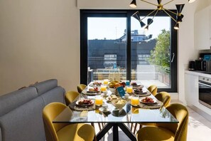 Dining - Terrace Duomo Views, welcome to Milano!  (Milano)