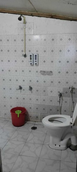 Deluxe Cottage, Courtyard View | Bathroom