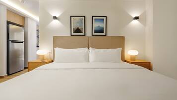 1 bedroom, desk, WiFi, bed sheets