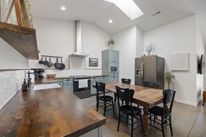 Microwave, stovetop, dishwasher, coffee/tea maker