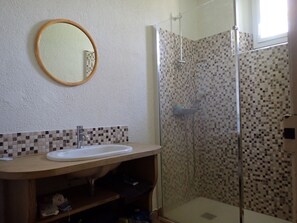 Douche, papier toilette
